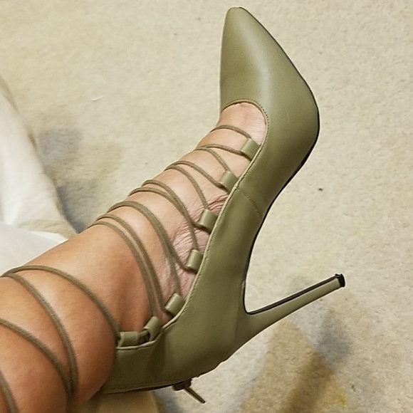 🇺🇸Charlotte Russe Olive Green heels - Picture 2 of 7